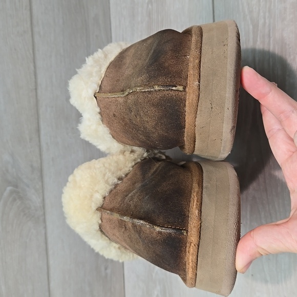 UGG Australia Women Shearling Leather Slip-On Slippers Sz 10 - Picture 4 of 12
